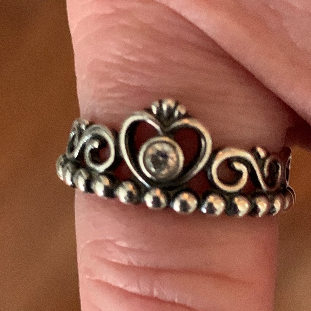 Pandora Princess Tirana Crown Ring